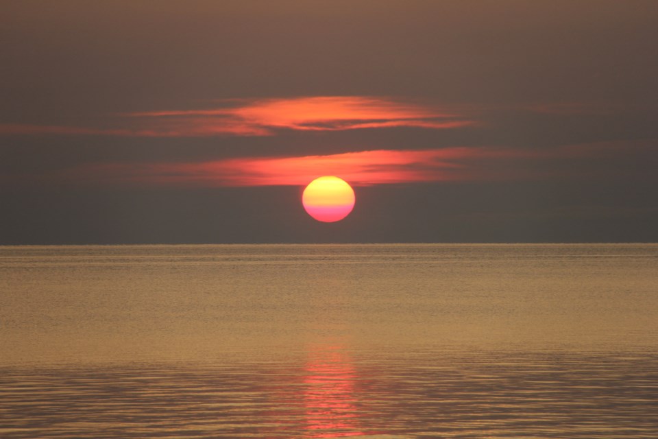 USED 2018-9-6goodmorning  1  Another beautiful sunset over Lake  Nipissing. Photo bu Brenda Turl for BayToday.