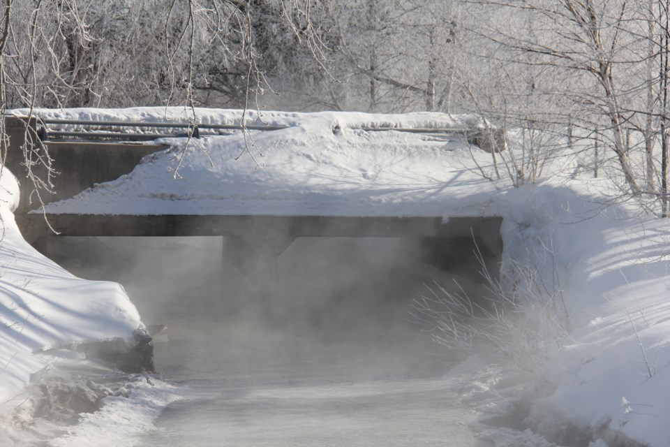 USED 2019-03-07goodmorning  1 Chippewa Creek  bridge on Queen Street. Photo by Brenda Turl for BayToday.