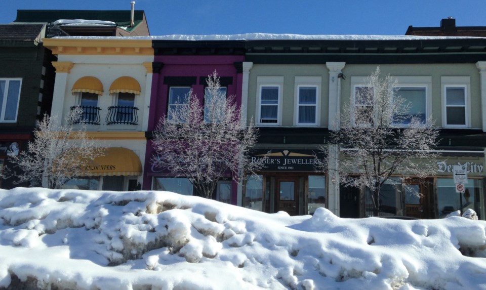 USED 2019-03-07goodmorning  5 Frosty morning on Oak Street. Photo by Brenda Turl for BayToday.