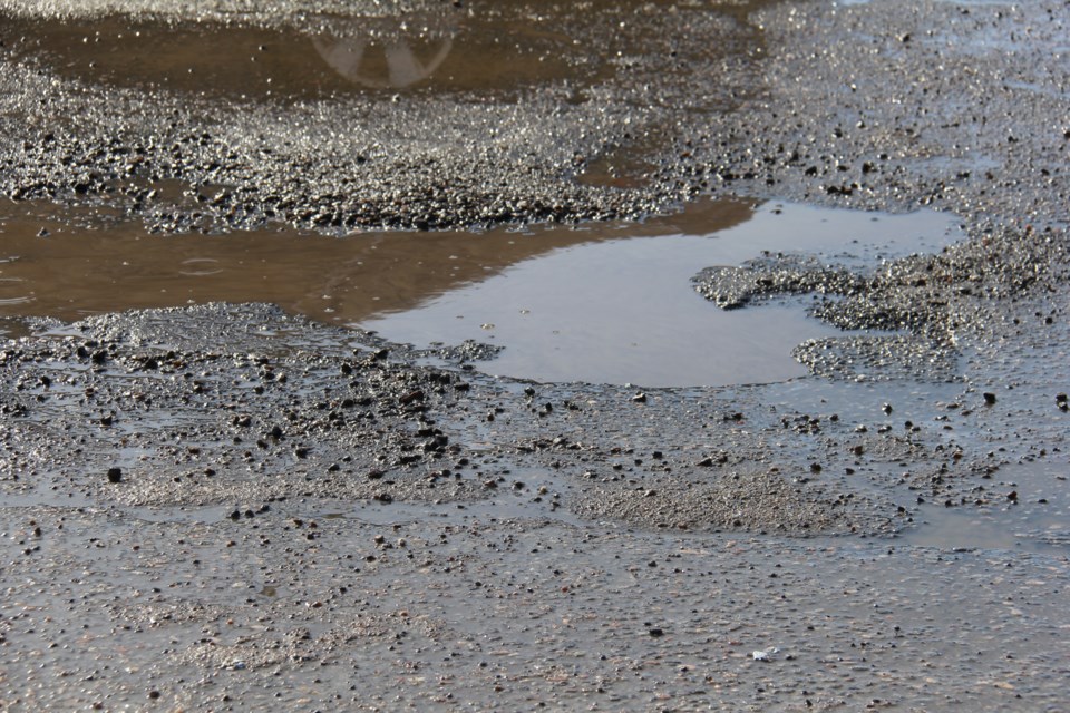 USED 2019-03-14goodmorning  7  Pot holes and puddles. Photo by Brenda Turl for BayToday.