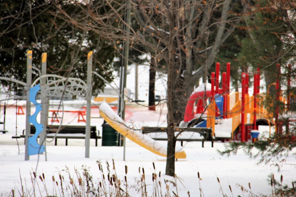 USED 2019-03-21goodmorning  4  All quiet in the park. Photo by Brenda Turl for BayToday.