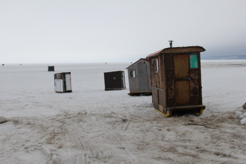 USED UNIT 2019-04-4goodmorning 7 Removing ice huts from Lake Nipissing. Photo by Brenda Turl for BayToday.