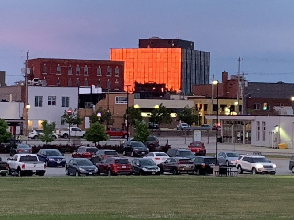 USED 2019-07-04goodmorningNorthBaybct  6 Golden hour shines on city hall. Photo by Brenda Turl for BayToday.