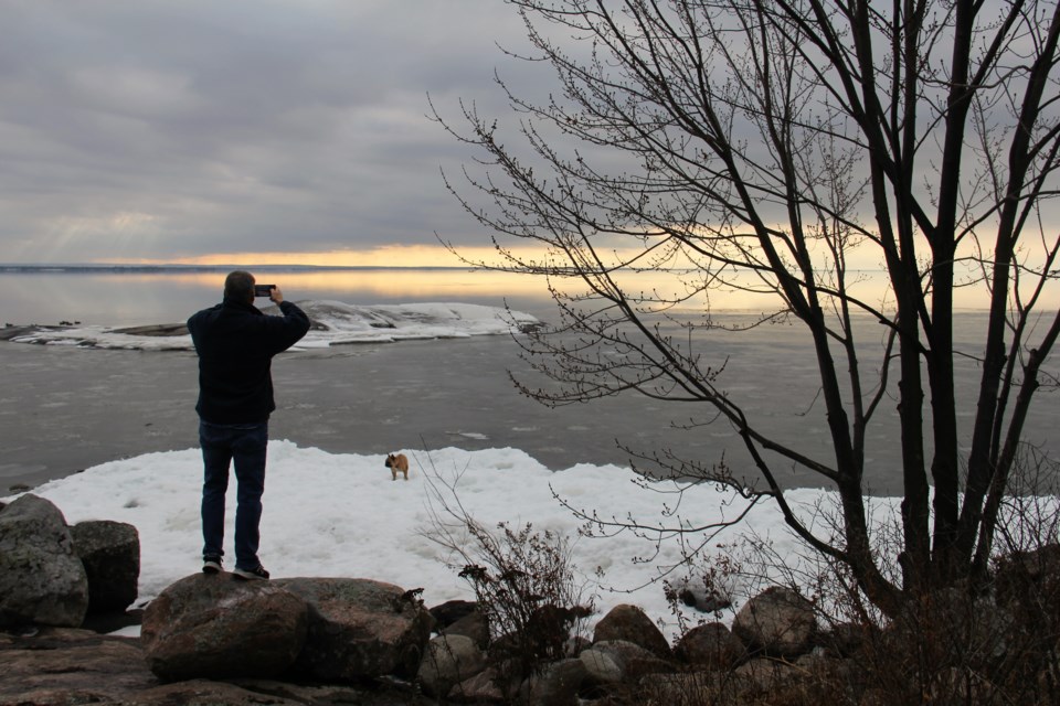 USED 2019-12-12goodmorningnorthbaybct   2 Doing whatever it takes to get the shot. Photo by Brenda Turl for BayToday