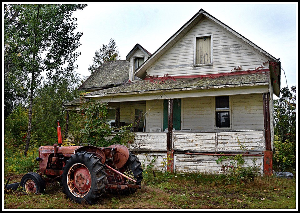 USED 2020-09-21goodmorningnorthbaybct  4 Old farmhouse and tractor. Sturgeon Falls. Courtesy of Zeke Johnson.