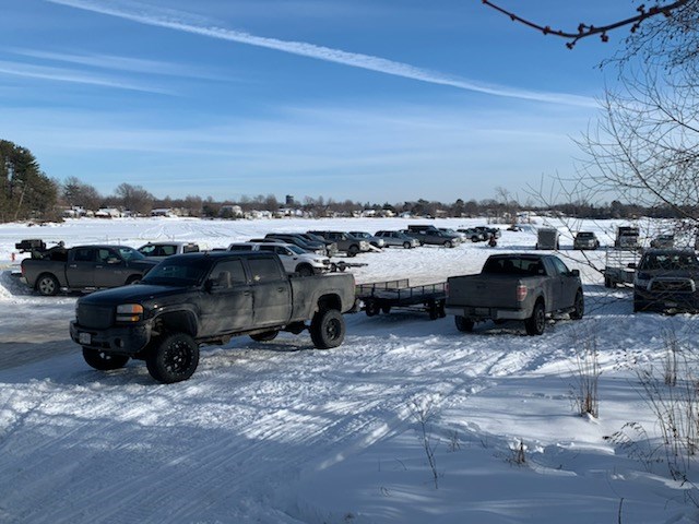 USED 2020-1-18goodmorningnorthbaybct  3 Great Lake Nipissing winter parking lot. North Bay. Photo by Brenda Turl for bayToday. - Copy