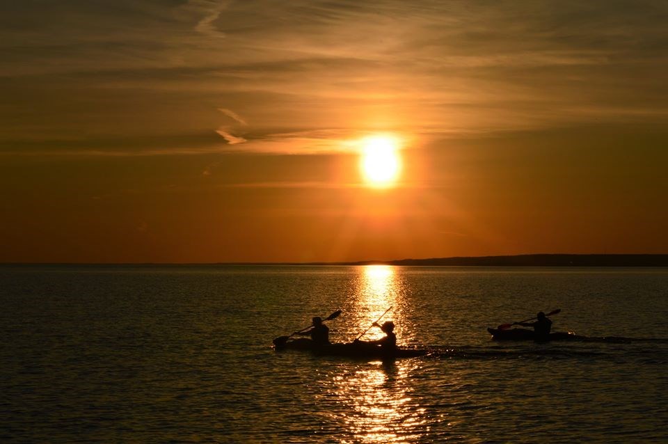 USED 2020-8-17goodmorninnorthbaybct  7 Evening Paddle. North Bay. Courtesy of Dave Stevenson.