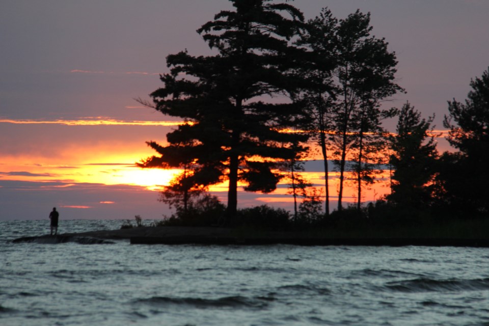 USED 2020-8-31goodmorningnorthbaybct  4 Fishing as the sun sets. North Bay. Photo by Brenda Turl for BayToday.