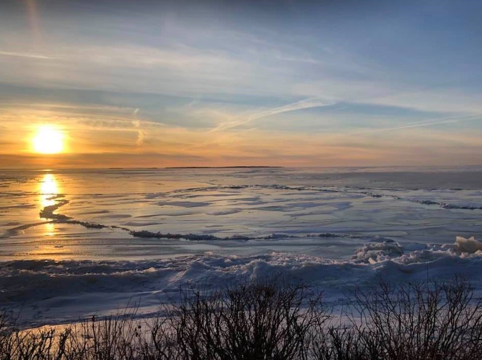USED 2021-1-5goodmorningnorthbaybct  5 Sunset over a frozen Lakre Nipissing. North Bay. Courtesy of Daralynn D'Angelo.