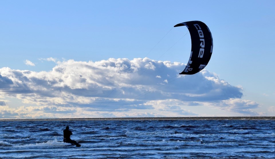 USED 2021-11-23goodmorningnorthbaybct  5 Kite surfing n November. North Bay. Submitted by Linda McCarthy.