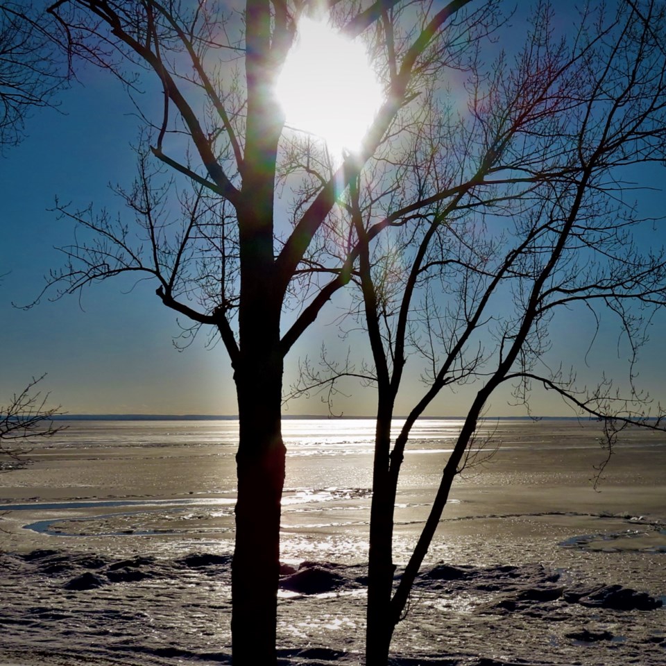 USED 2022-02-15goodmorningnorthbaybct  1 Lake Nipissing with sun. Submitted by Krystyna Krasowska-Wyrwa.
