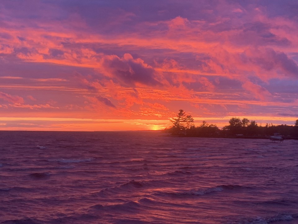 USED 2022-06-27goodmorningnorthbaybct  5 North Bay sunset. Photo by Brenda Turl for BayToday.