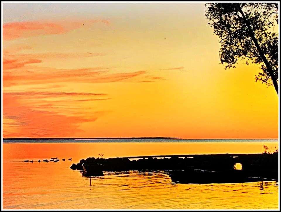USED 2022-09-27goodmorningnorthbaybct  1 Sunset. Lake Nipissing. North Bay. Submitted by Kristi Johnson. 