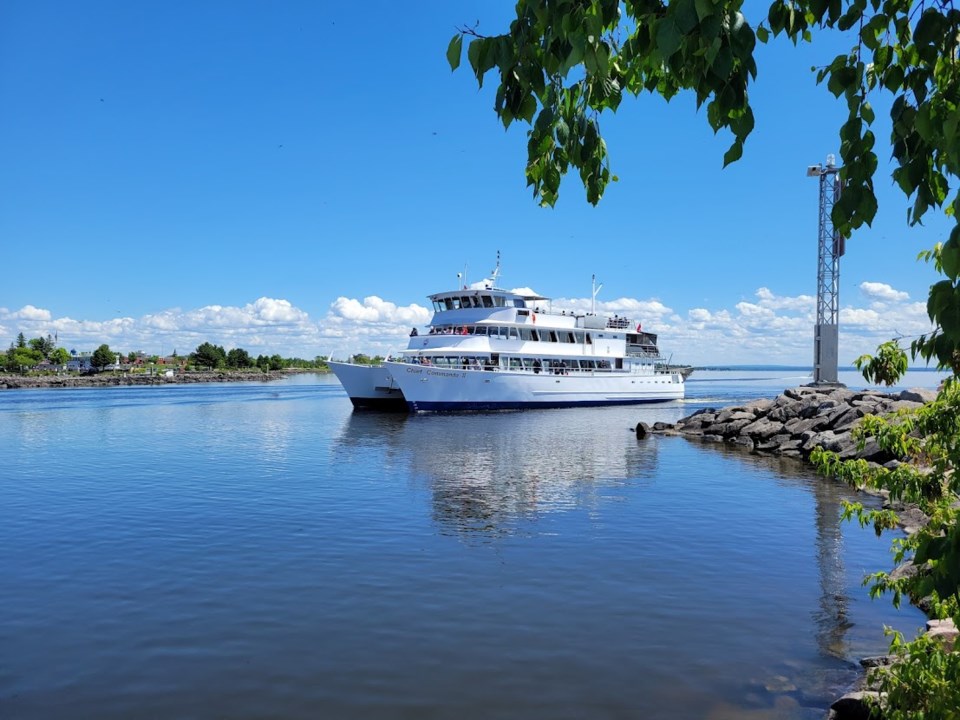 USED 2022-8-30goodmorningnorthbaybct  2 Chief Commanda returning to dock. North Bay. Submitted by Benoit Bourdeau.