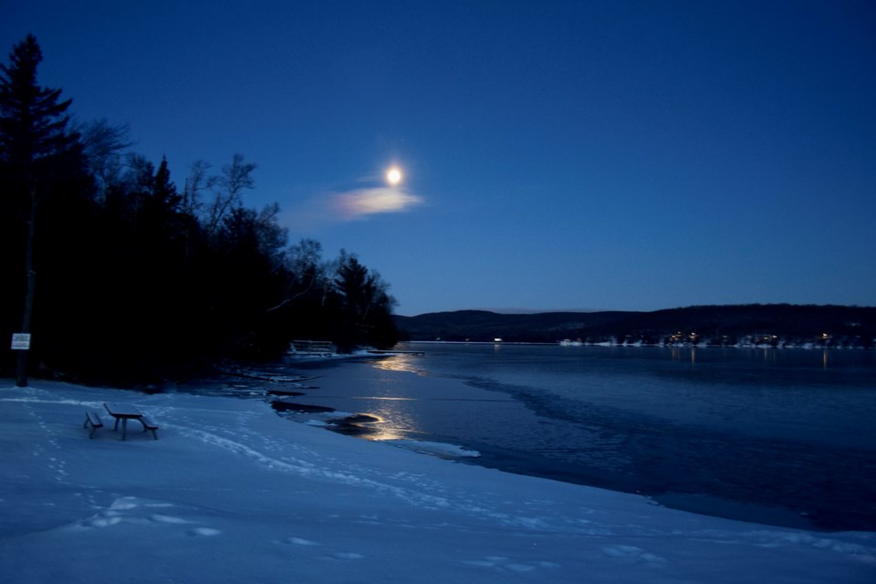 USED 2023-1-24goodmorningnorthbaybct-1-moonlight-over-four-mile-bay-at-sunrise-north-bay-submitted-by-linda-mccarthy