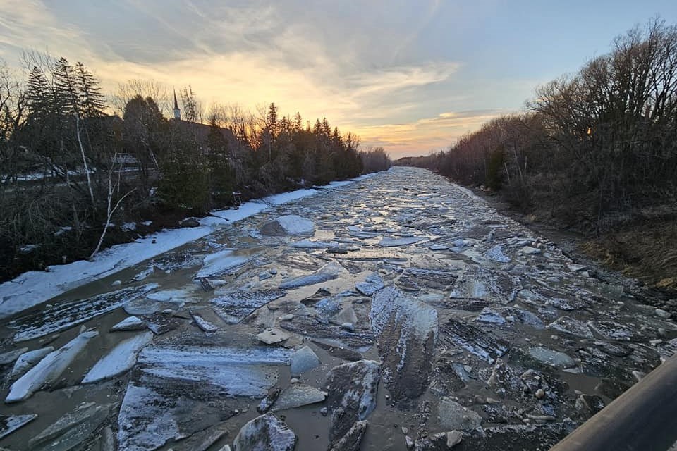 USED 2023-4-25goodmorningnorthbaybct-4-breakup-on-the-wabi-river-new-liskeard-temiskaming-shores-mark-taylor