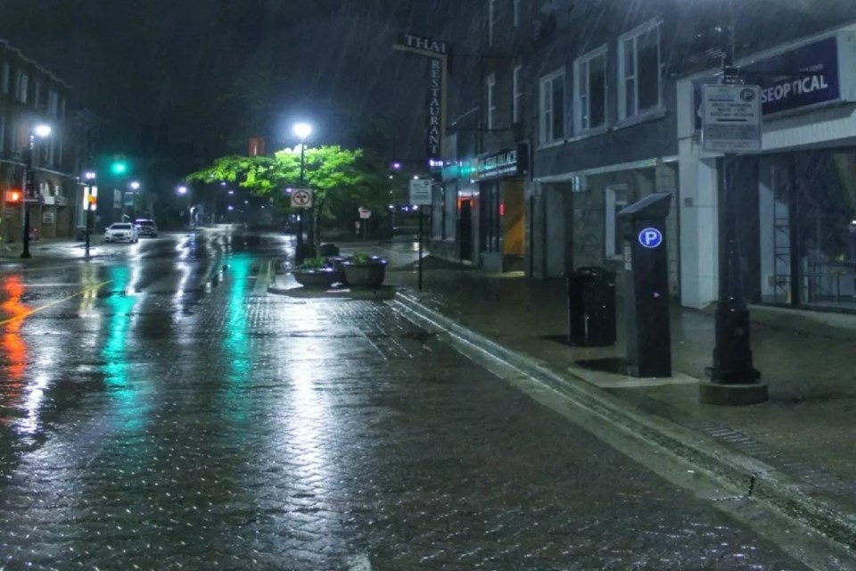 USED 2023-7-11goodmorningnorthbaybct-5-downtown-in-the-rain-at-night-north-bay-garrett-campbell