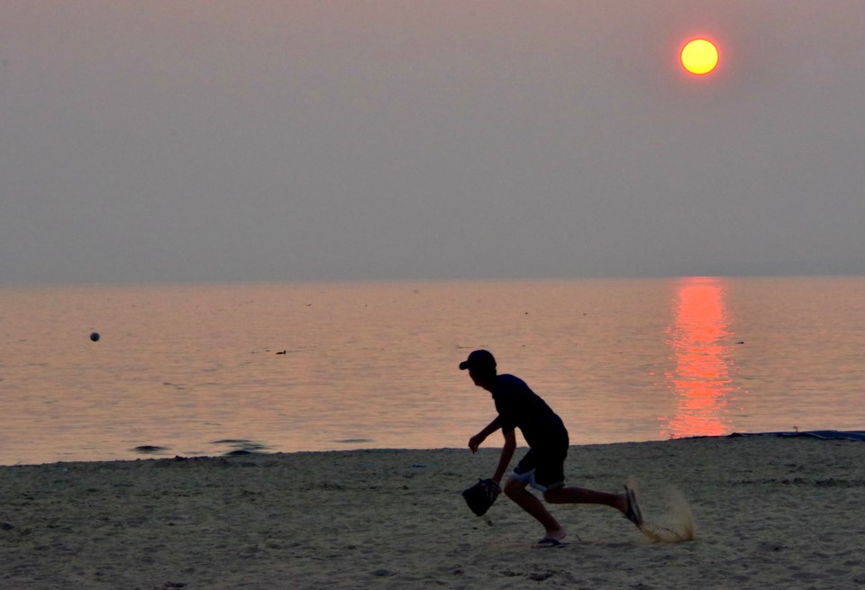 USED 2023-8-29goodmorningnorthbaybct-5-playing-catch-as-the-sun-sets-shabogesic-beach-north-bay-keith-campbell
