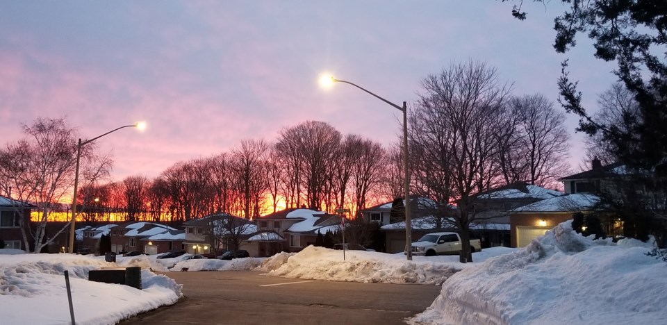 USED 2013-03-13-gm-sun-rises-over-homes-toboggan-hill-area