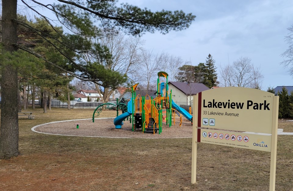 USED 2022-04-04 GM lakeview park sign