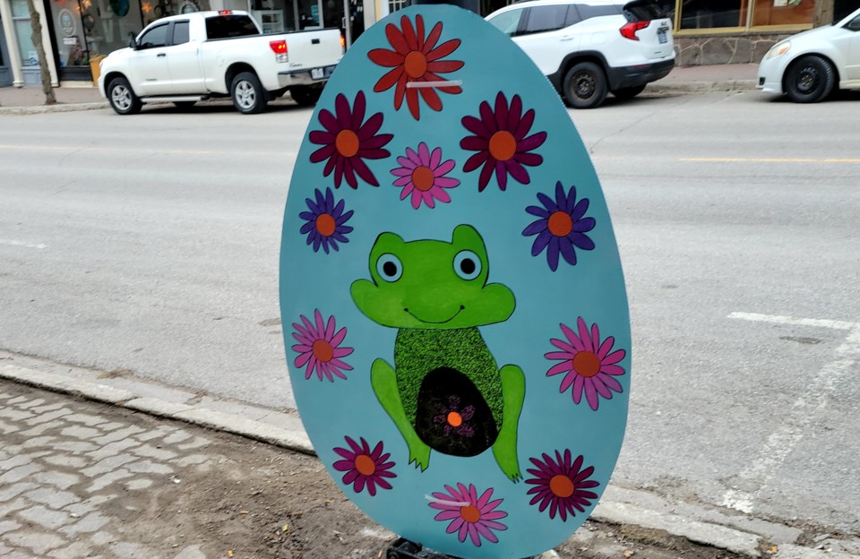 USED 2023-04-03-gm-painted-easter-egg-frog-downtown-dd