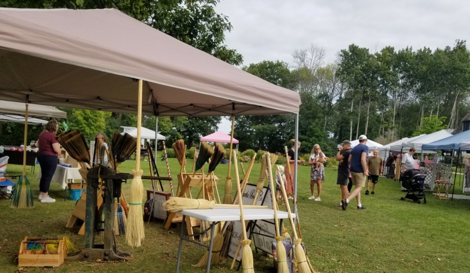 USED 2023-09-18-gm-pop-up-market-at-leacock-joella