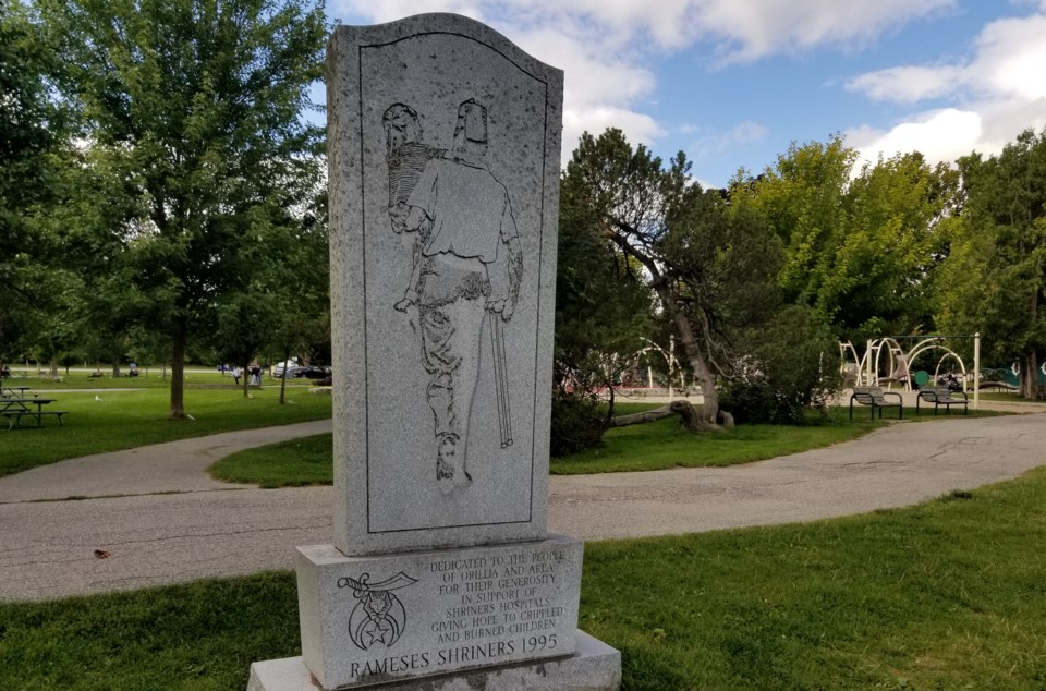 USED GM 2022-09-20 shriners monument at cooch joella
