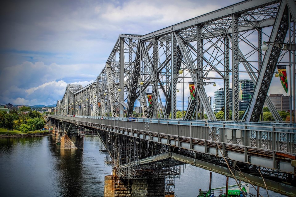 USED Ottawa 2 - Alexandra Bridge (Photo credit - Janet Stephens)