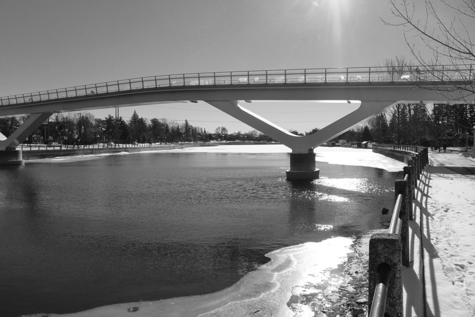 USED ottawa-4-flora-footbridge-photo-credit-janet-stephens