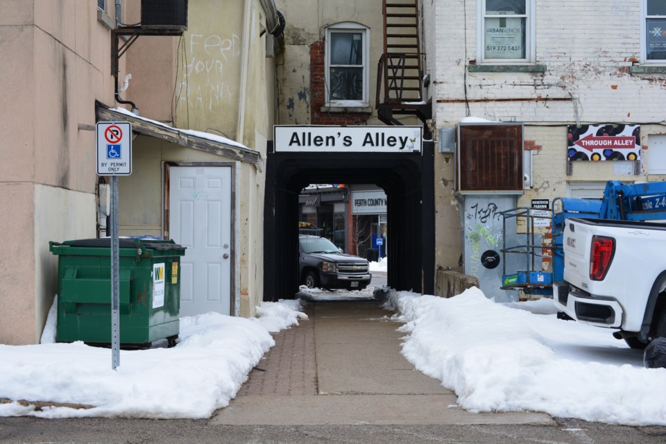 USED 03132023alley