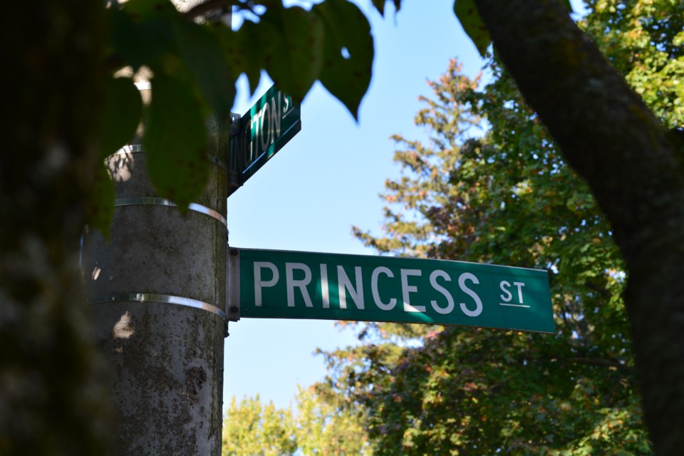 USED 20231024streetsigns