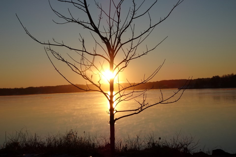 USED 071223_linda-derakcz-sunrise-ramsey-lake