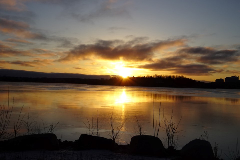 USED 201223_linda-derkacz-ramsey-lake-sunrise