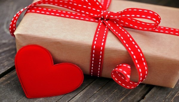 Valentines-Day-Gift-Trends-Then-and-Now