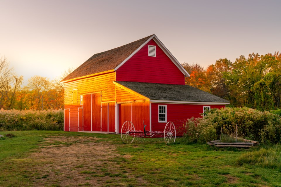 19-02-16 Rural Living Adobe Stock