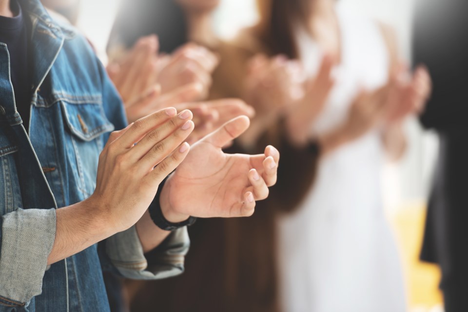 clapping AdobeStock_223801633