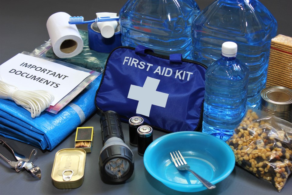 emergency kit AdobeStock_270035341