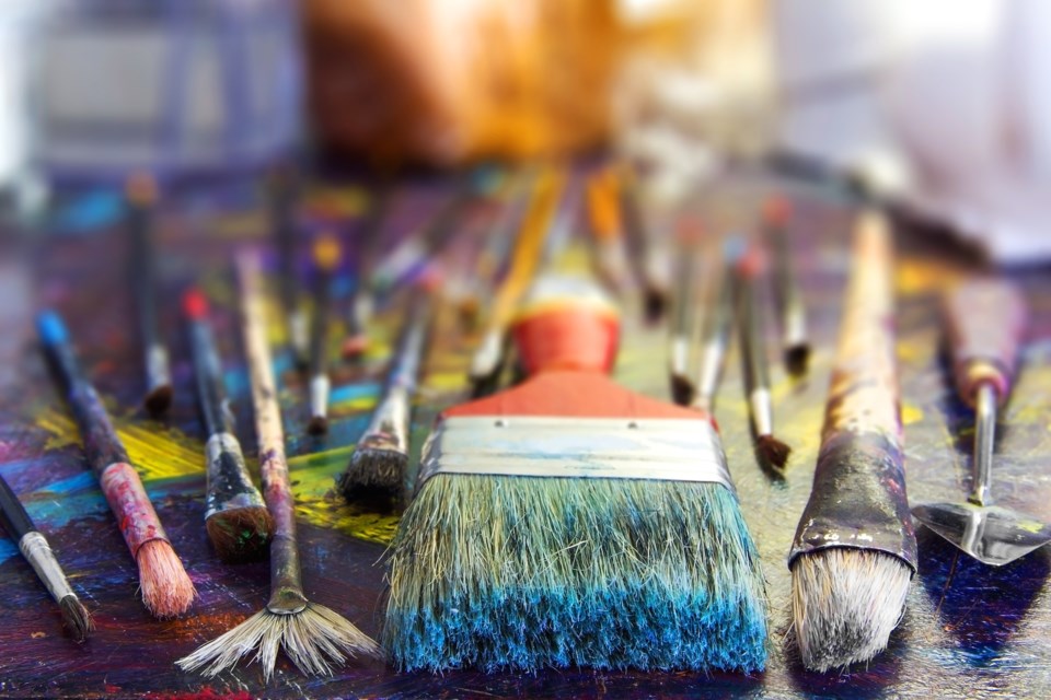 paint brushes AdobeStock_111754465