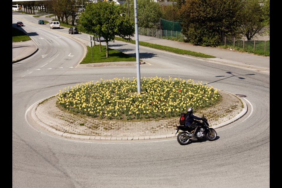 Thunder Bay's city council approved the inclusion of a roundabout at Edward Street and Redwood Avenue in the proposed 2021 capital budget. (Stock image)
