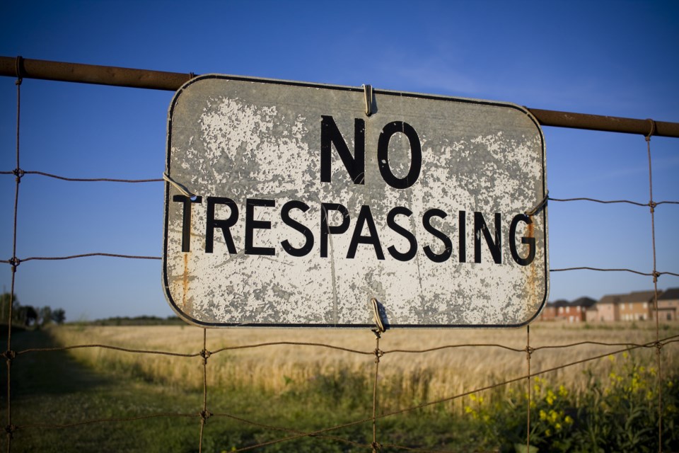 trespassing AdobeStock_18031651
