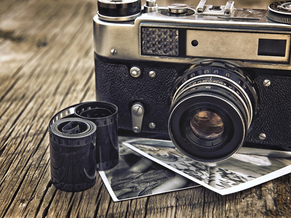 vintage camera AdobeStock