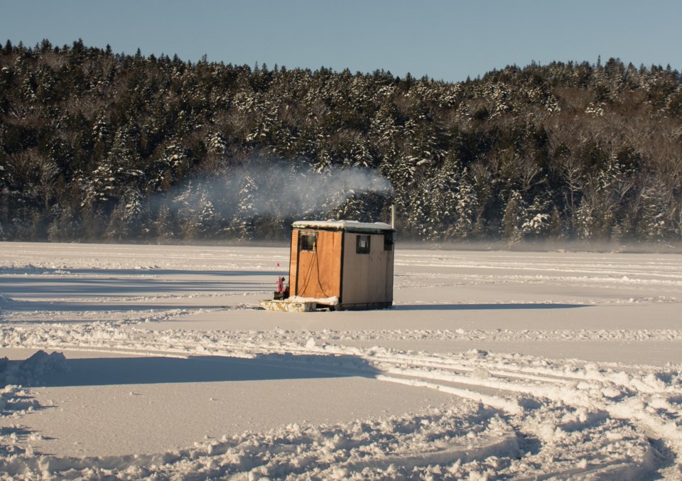 2021-01-12 ice fishing hut