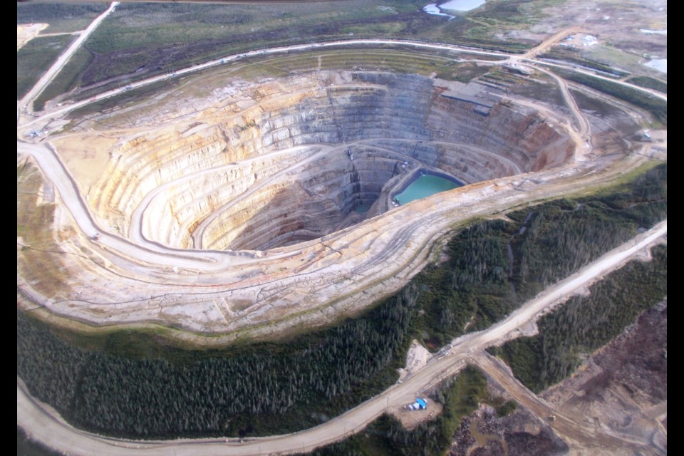 The De Beers Canada Victor Mine west of Attawapiskat First Nation. (LEN GILLIS / 2019)        