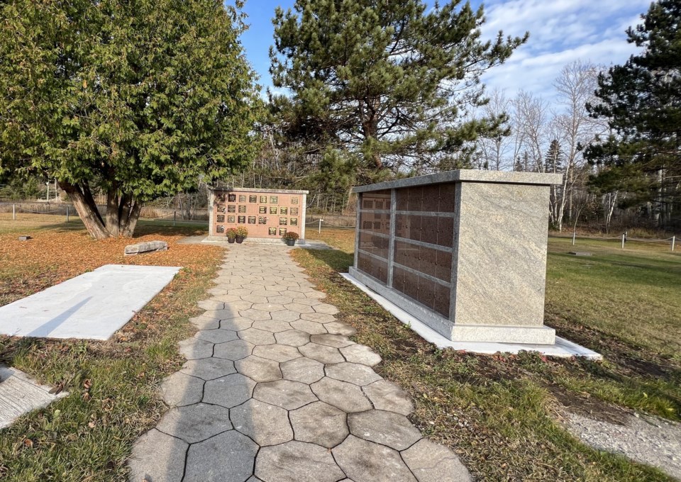 nipigon-cliffside-cemetery
