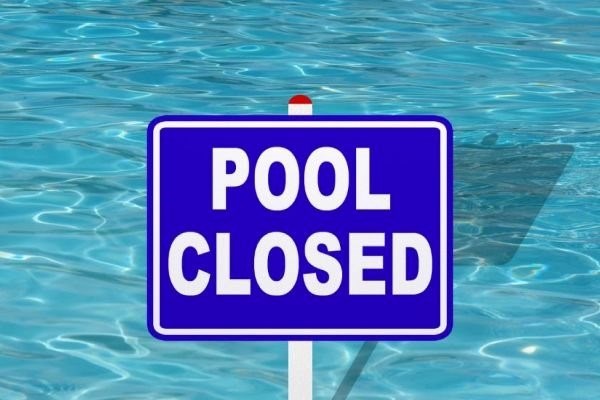 closed pool sign photo1