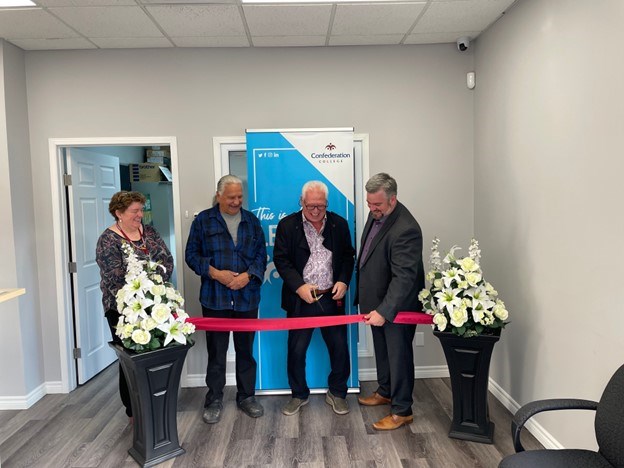 Confederation College officially opens Greenstone Campus.
https://twitter.com/Confederation