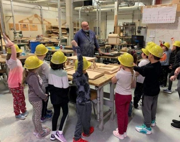 local guests visit SGDSB photo
