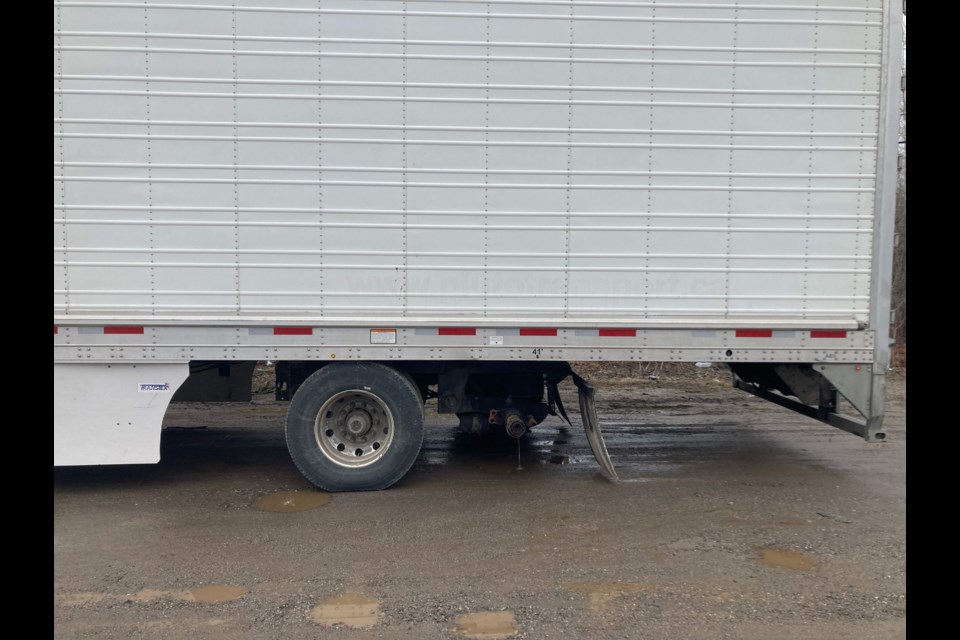 A commercial vehicle missing a wheel was stopped by police on Sunday. (Submitted by OPP)