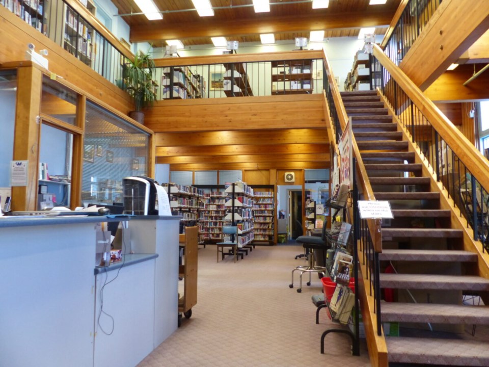 manitouwadge-public-library-pre-reno