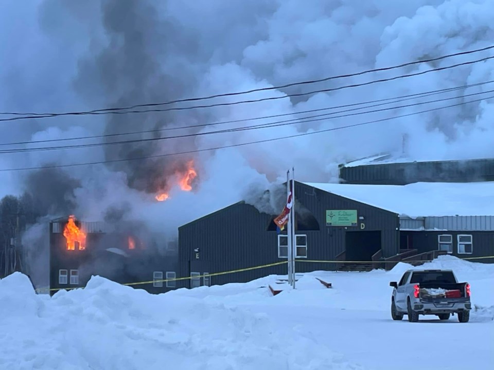 fort-hope-fire-at-jcy-centre-2